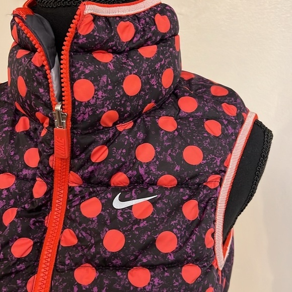 Girls Nike Alliance Graphic Reversible Puffer Vest, Sz. Medium. - Picture 8 of 10